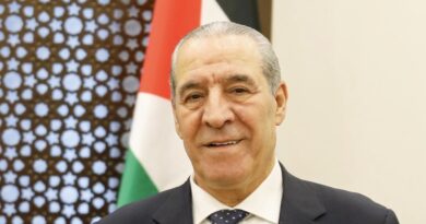 نائب رئيس دولة فلسطين يعزي أمير قطر بضحايا انفجار رأس لفان